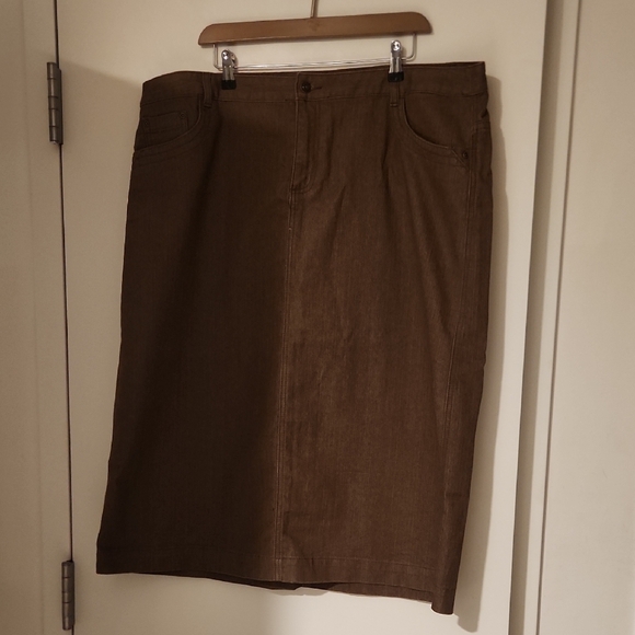 Classic Brown Women's Skirt - Picture 1 of 1